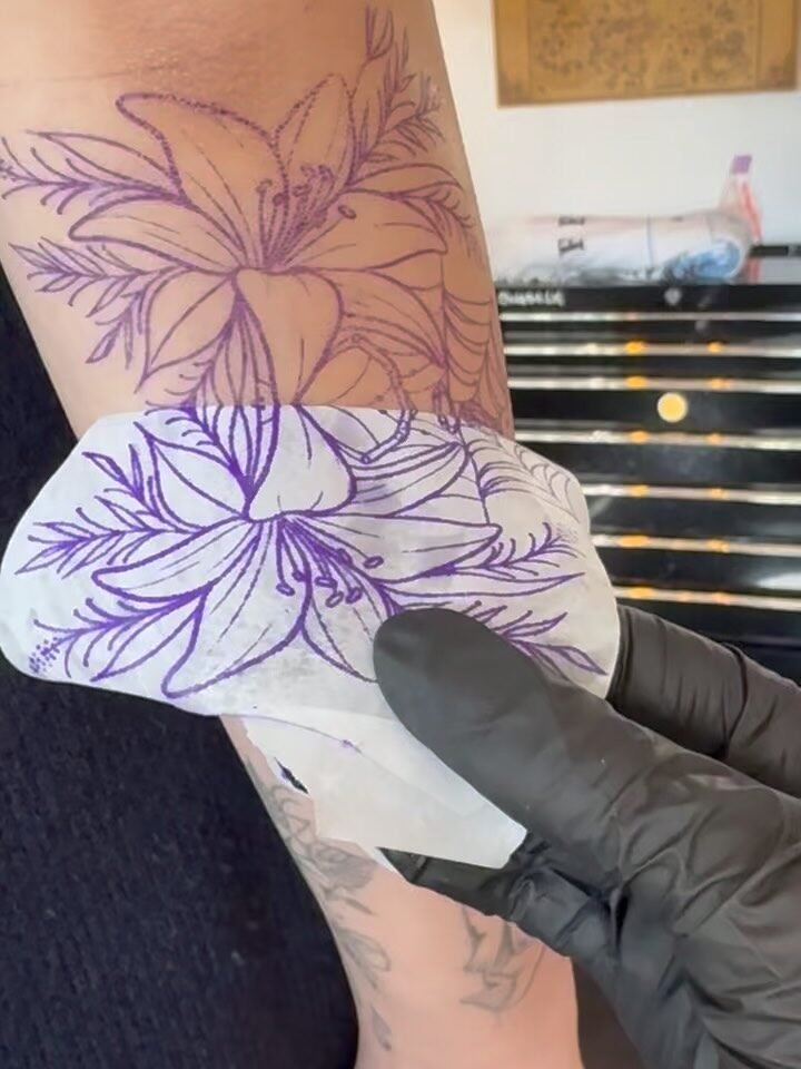 Instagram post from paulinha.tattoo_. This post is in position 1.