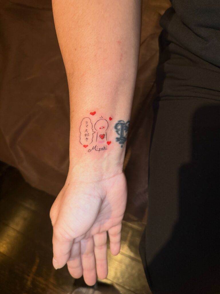 Instagram post from paulinha.tattoo_. This post is in position 1.