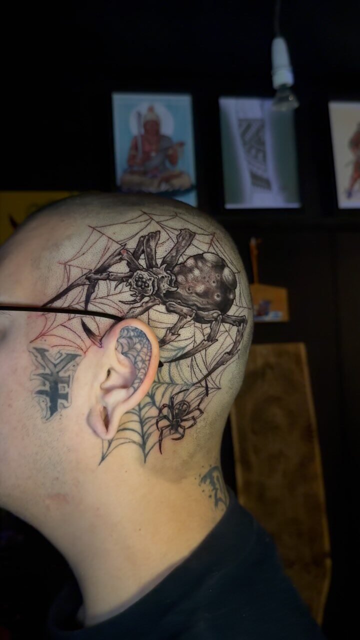 Instagram post from dandi.craniumtattoo. This post is in position 7.