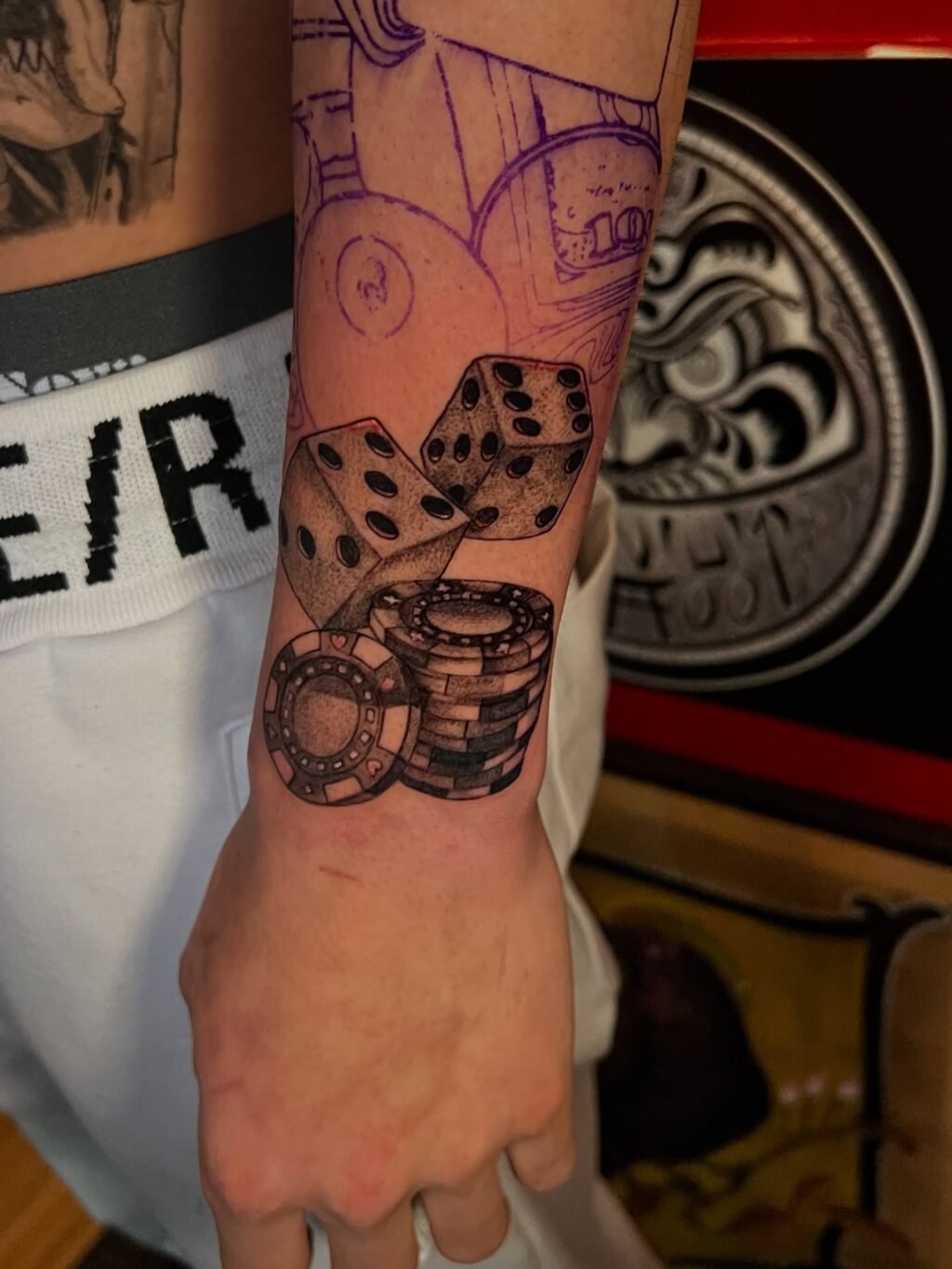 Instagram post from paulinha.tattoo_. This post is in position 2.