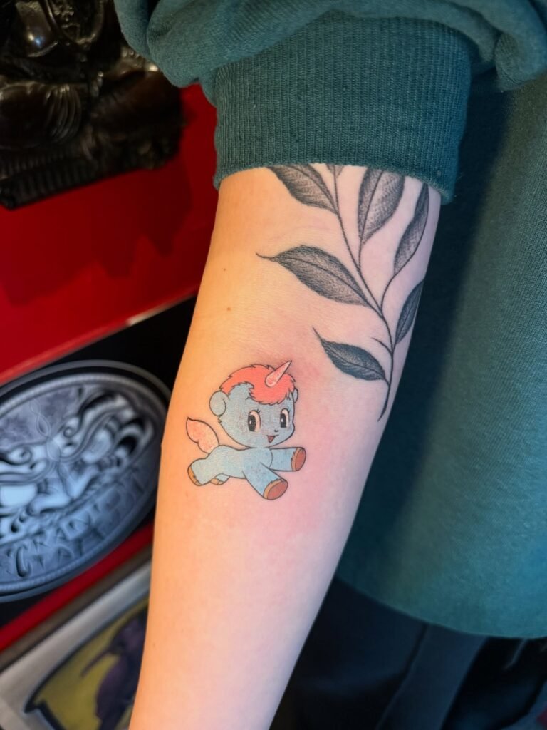 Instagram post from paulinha.tattoo_. This post is in position 5.
