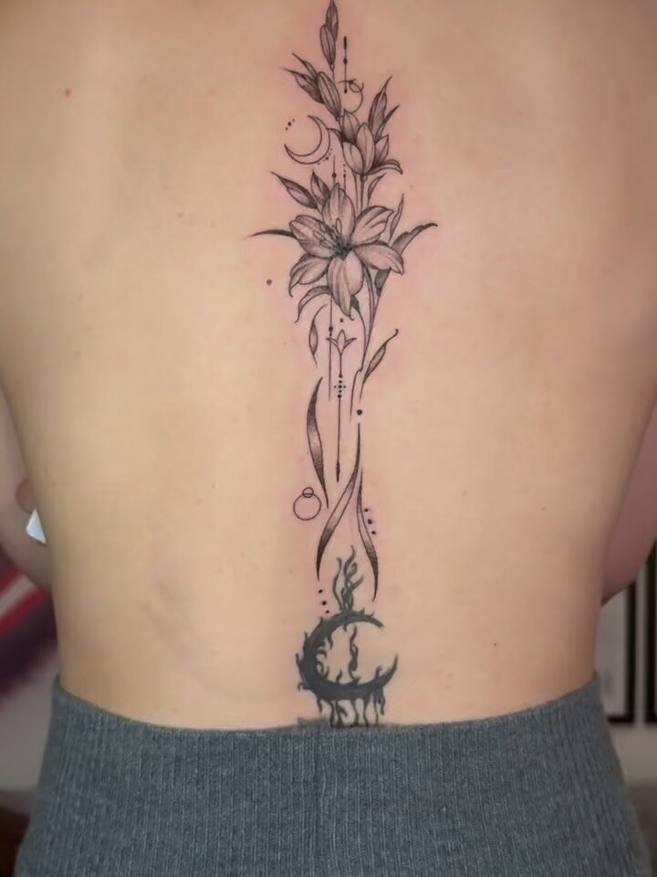 Instagram post from paulinha.tattoo_. This post is in position 2.