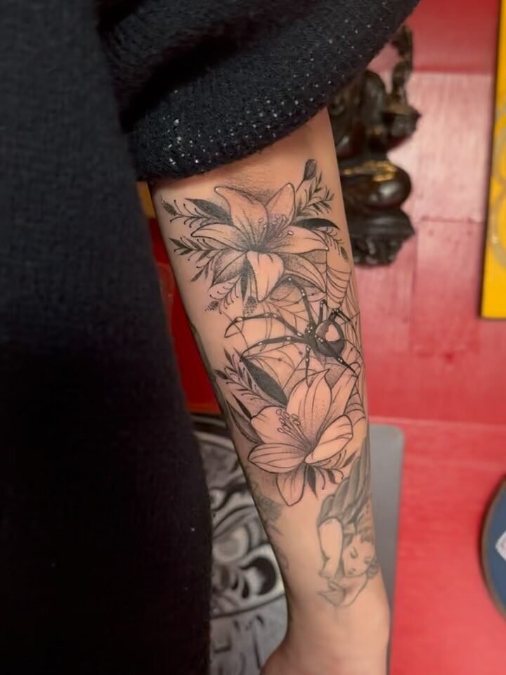 Instagram post from paulinha.tattoo_. This post is in position 2.