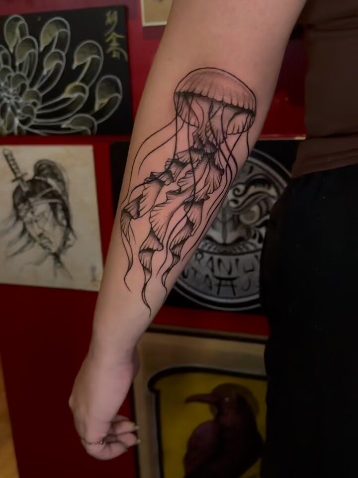 Instagram post from paulinha.tattoo_. This post is in position 1.