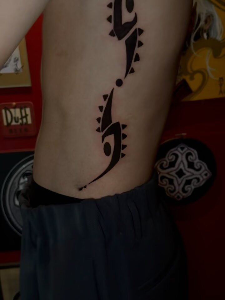 Instagram post from paulinha.tattoo_. This post is in position 2.