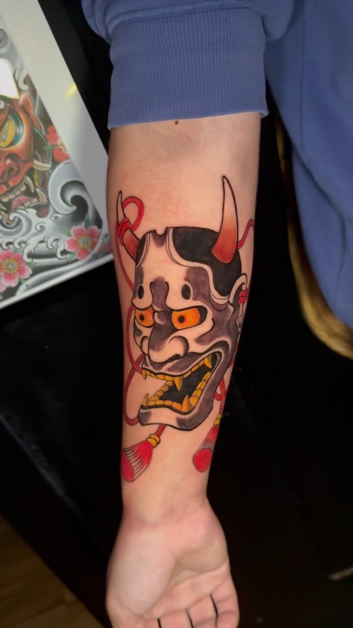Instagram post from dandi.craniumtattoo. This post is in position 5.