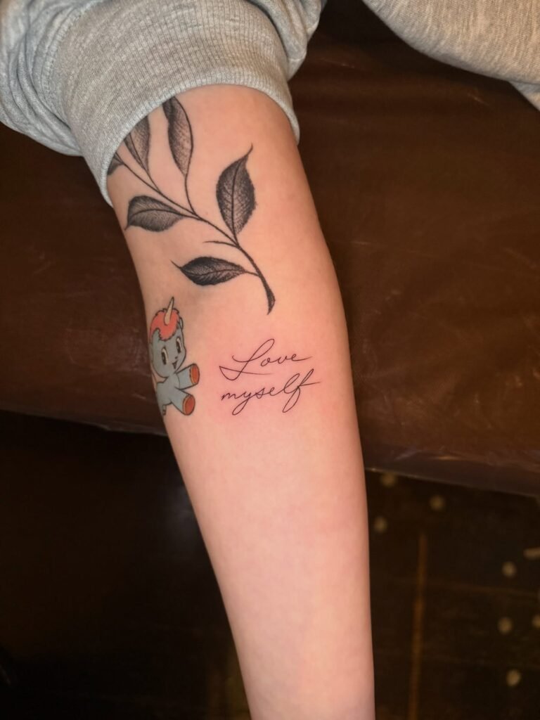 Instagram post from paulinha.tattoo_. This post is in position 1.