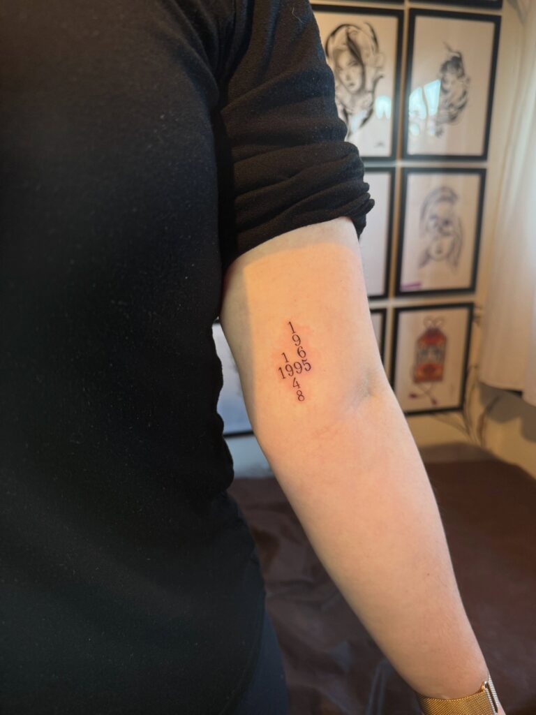 Instagram post from paulinha.tattoo_. This post is in position 4.