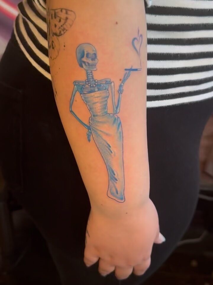 Instagram post from paulinha.tattoo_. This post is in position 2.