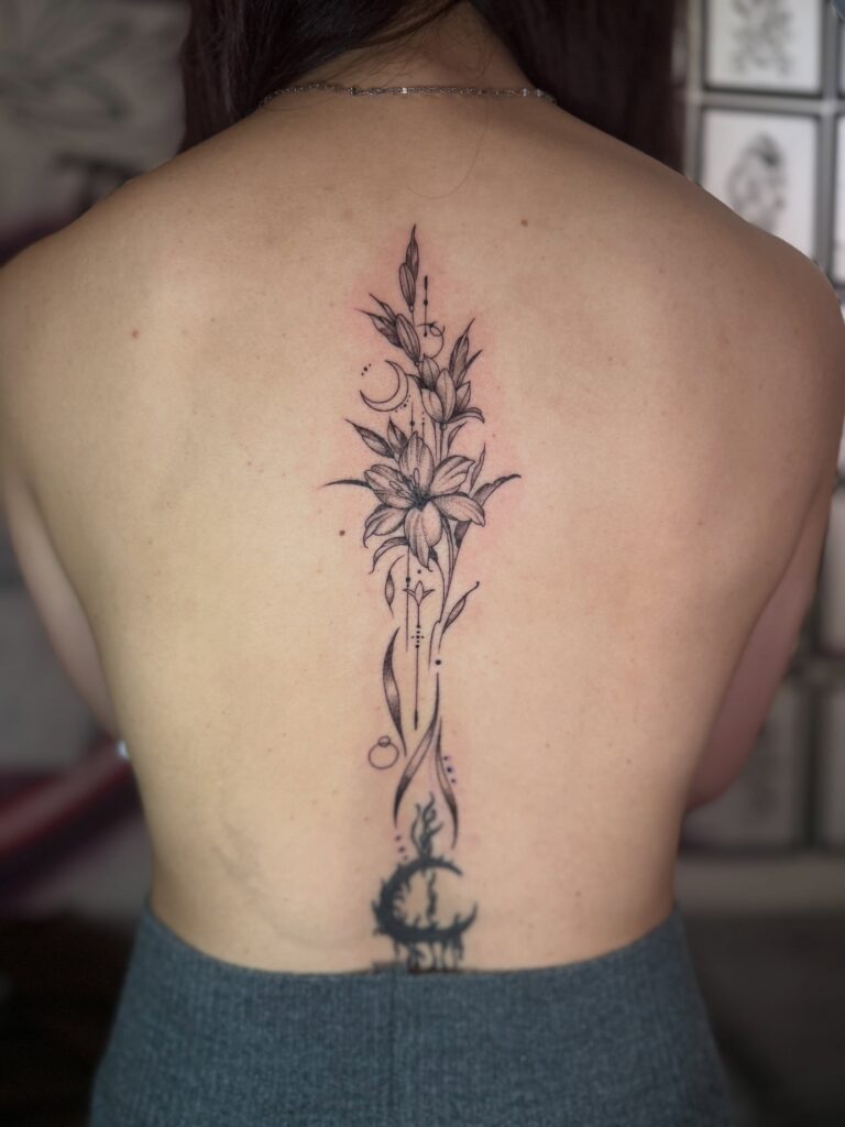 Instagram post from paulinha.tattoo_. This post is in position 4.