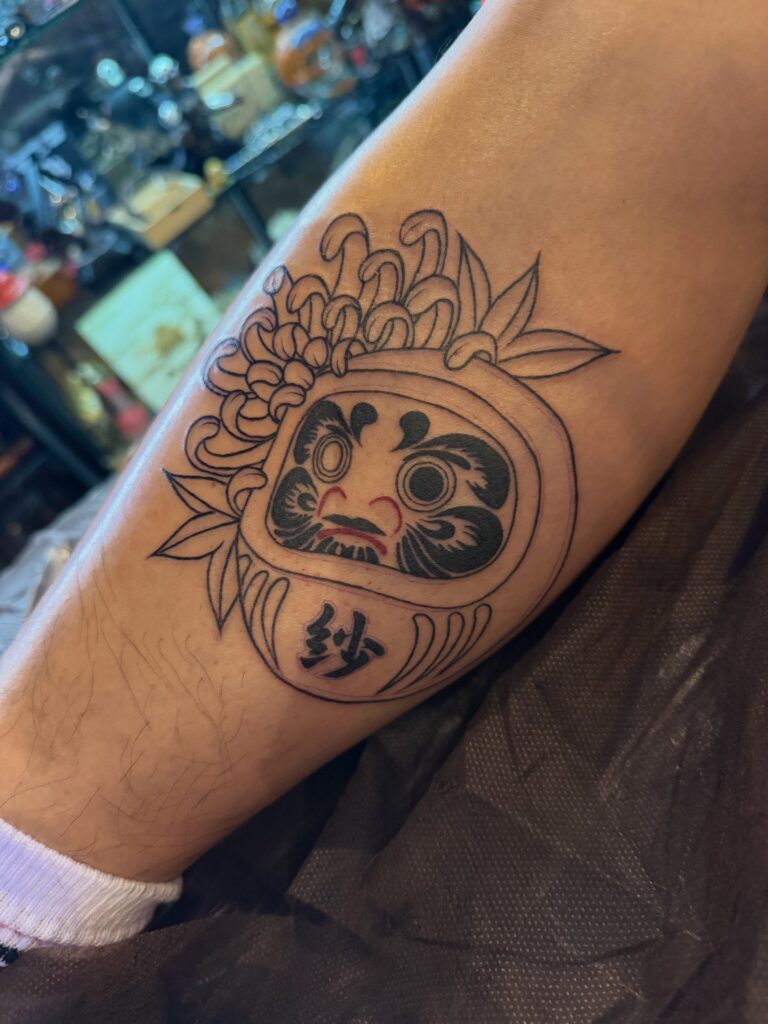 Instagram post from paulinha.tattoo_. This post is in position 2.