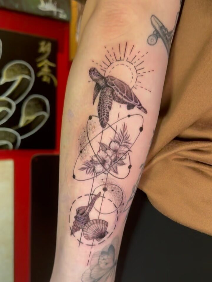 Instagram post from paulinha.tattoo_. This post is in position 2.
