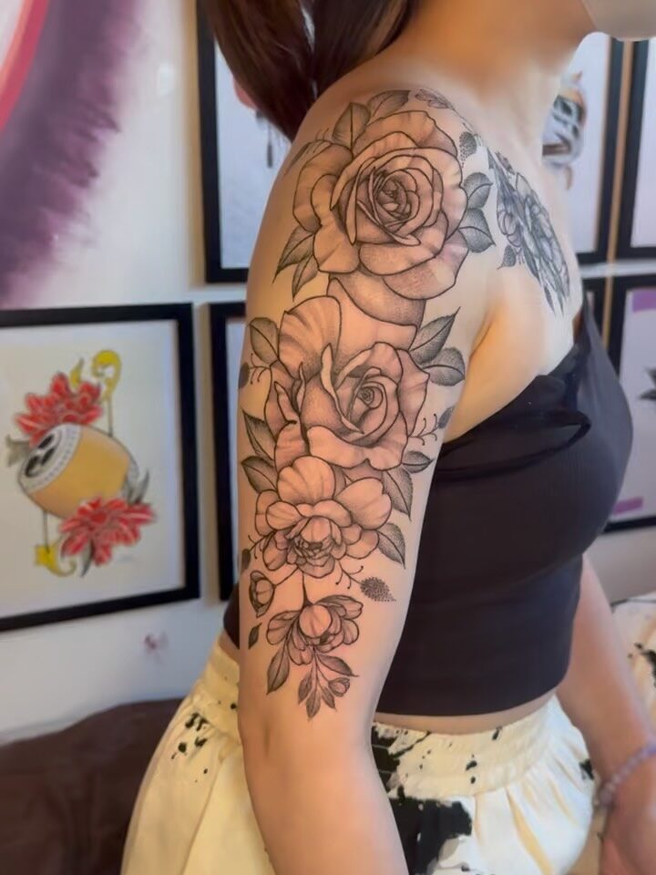 Instagram post from paulinha.tattoo_. This post is in position 1.