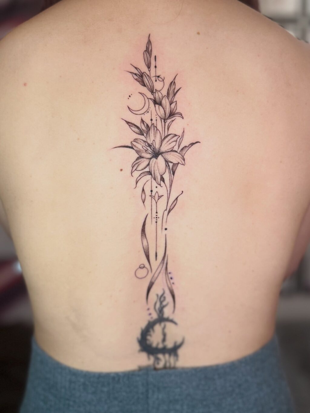 Instagram post from paulinha.tattoo_. This post is in position 3.