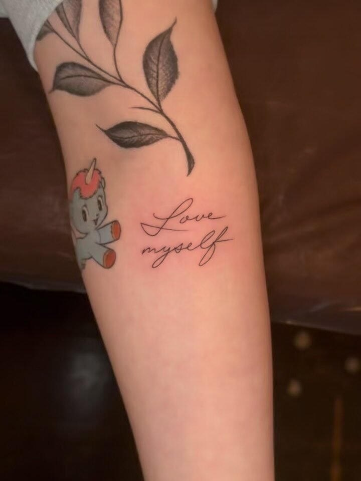 Instagram post from paulinha.tattoo_. This post is in position 2.