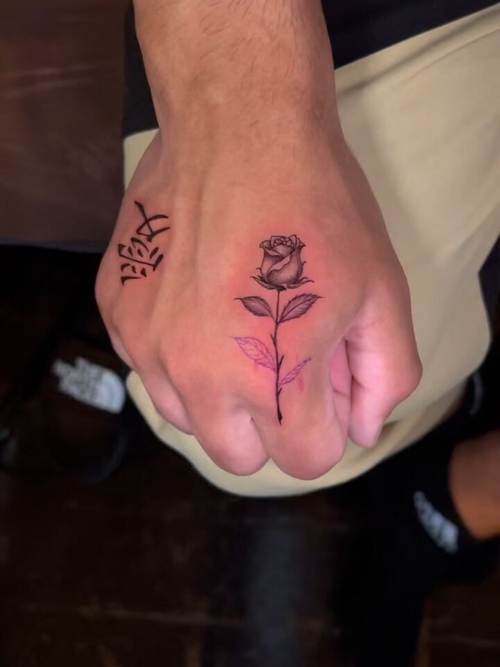 Instagram post from paulinha.tattoo_. This post is in position 3.