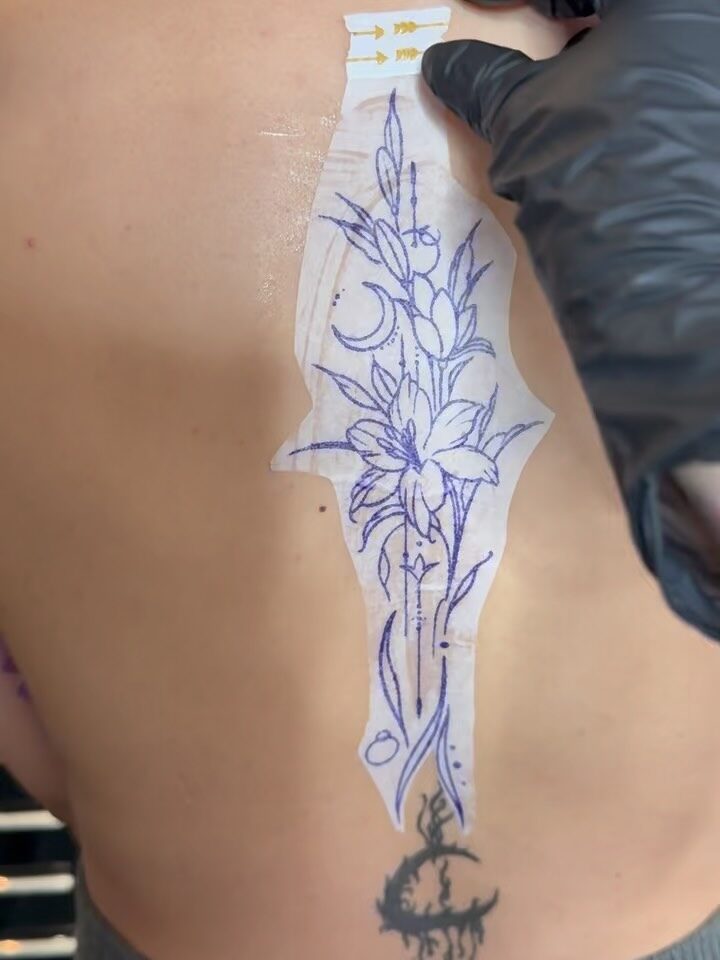 Instagram post from paulinha.tattoo_. This post is in position 1.